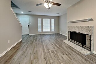 8303 Holmwood Dr in Houston, TX - Building Photo - Building Photo