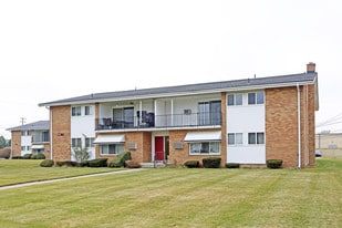 North Hampton Square in Warren, MI - Building Photo