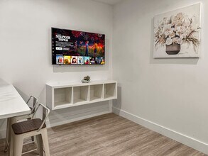 2400 E Huntingdon St in Philadelphia, PA - Building Photo - Building Photo