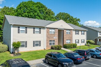 Cherokee Hills Apartments in Cleveland, TN - Building Photo - Building Photo