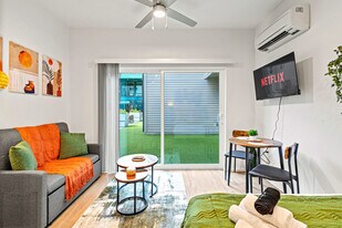 596 W 9th St in Dallas, TX - Building Photo