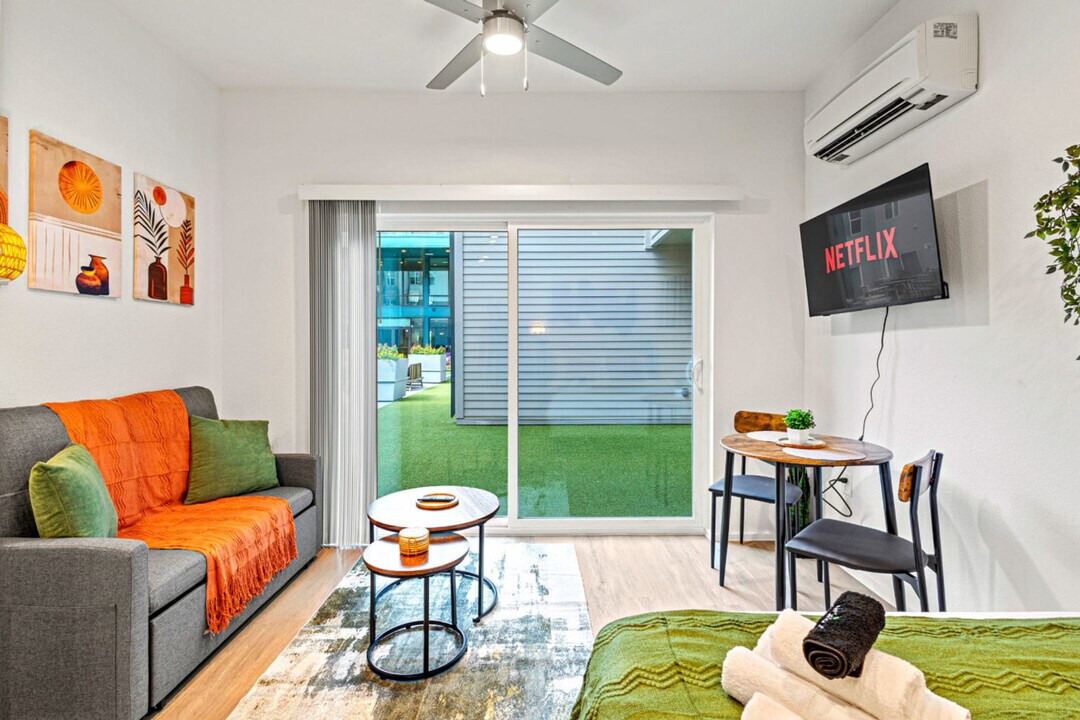 596 W 9th St in Dallas, TX - Foto de edificio