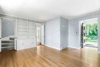 381 Wilson St in Winnetka, IL - Building Photo - Building Photo