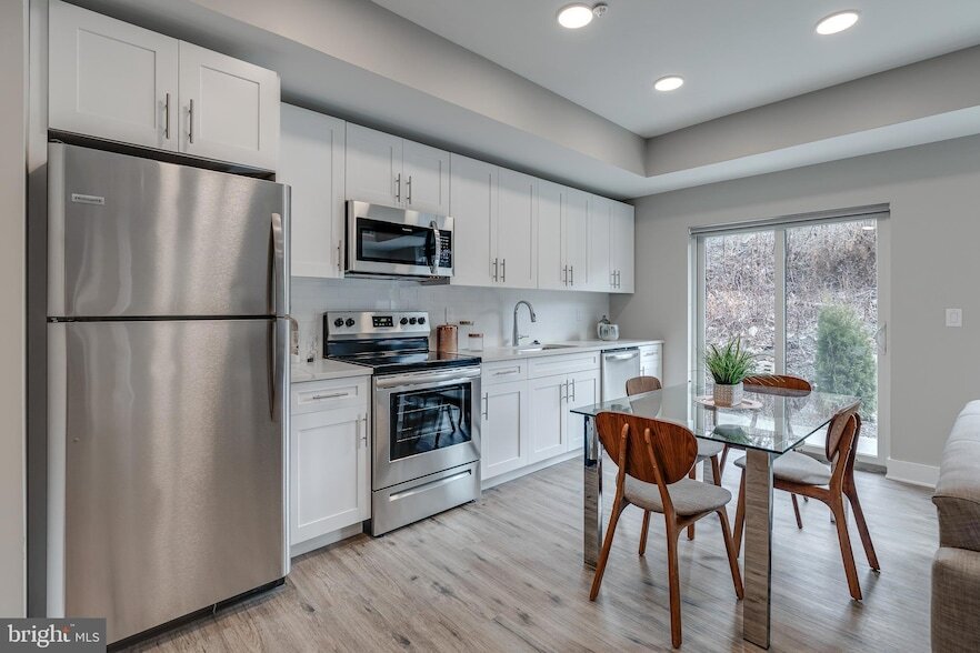 1952 Bryn Mawr Ave, Unit 4B in Philadelphia, PA - Foto de edificio