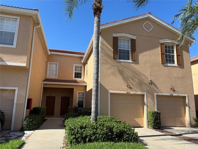 property at 3429 Parkridge Cir