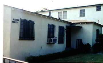 3126-3128 Rowena Ave in Los Angeles, CA - Building Photo - Building Photo