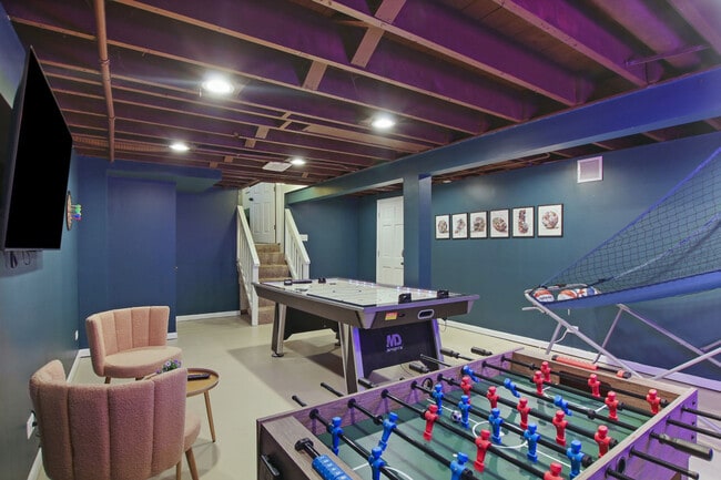 207 N Beverly St, Unit SI ID1366962P in Wheaton, IL - Building Photo - Building Photo