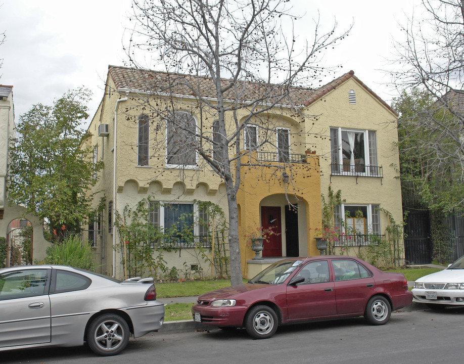 439 N Orange Grove Ave in Los Angeles, CA - Building Photo