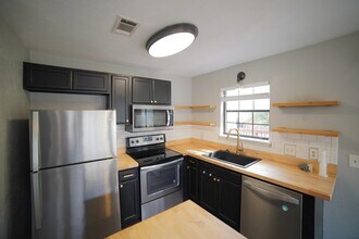 420 Indian Village Trail in Tallahassee, FL - Building Photo - Building Photo