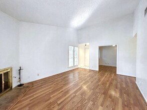 1405 W Braker Ln in Austin, TX - Building Photo - Building Photo