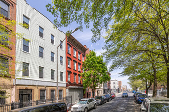 199 Johnson Ave in Brooklyn, NY - Building Photo - Building Photo