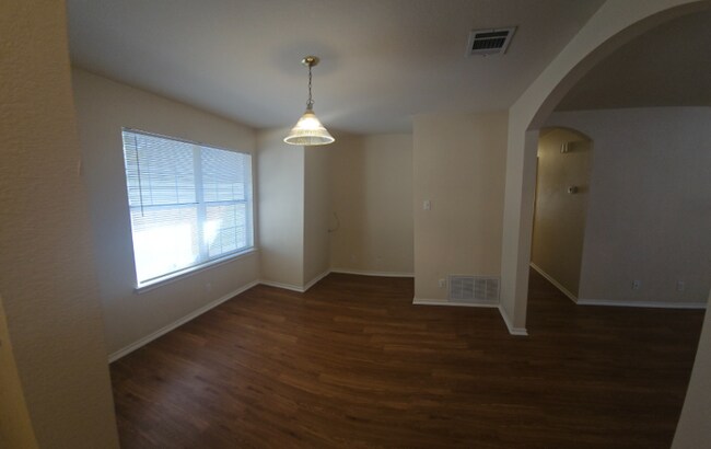 2101 Hawksbury Way in Cedar Park, TX - Foto de edificio - Building Photo