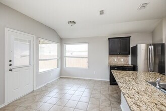 8616 Fawn Hill Ct in Fort Worth, TX - Foto de edificio - Building Photo