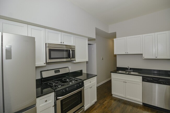 1311 W Leland Ave in Chicago, IL - Foto de edificio - Building Photo