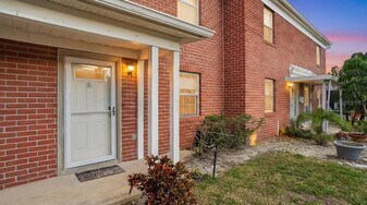 8511 12th Way N in St. Petersburg, FL - Building Photo