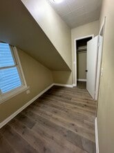 8364 S Brandon Ave, Unit 2F in Chicago, IL - Building Photo - Building Photo