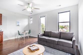 1016 18th Ave S in Nashville, TN - Foto de edificio - Building Photo