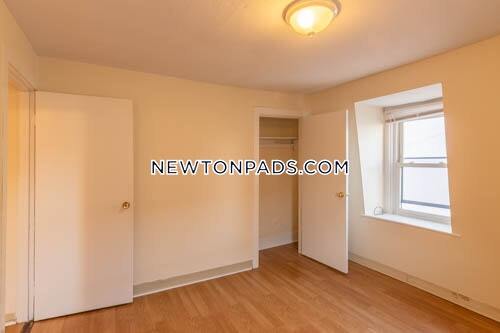 12 Lincoln St-Unit -4 in Newton, MA - Building Photo - Building Photo