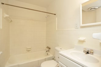 Garden Terrace Apartments in Marietta, GA - Foto de edificio - Interior Photo