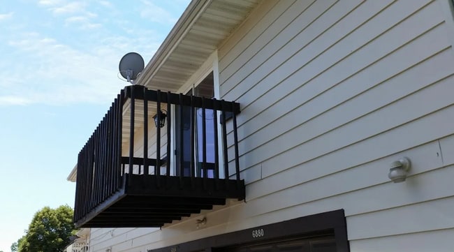 6880 Fillmore Dr in Merrillville, IN - Building Photo - Building Photo