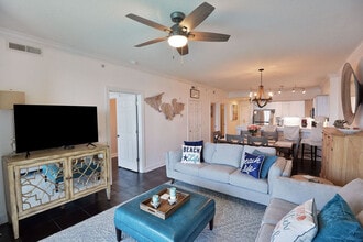 17545 Front Beach Rd in Panama City, FL - Foto de edificio - Building Photo