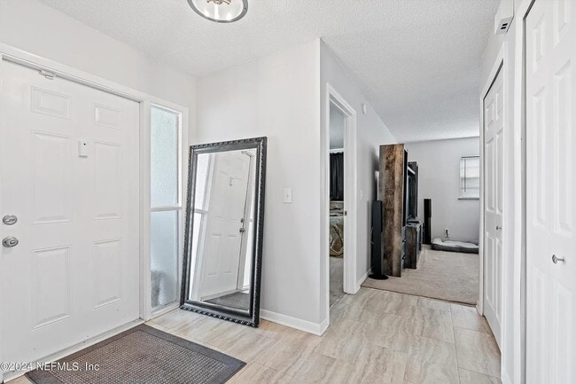 6263 Toyota Dr in Jacksonville, FL - Foto de edificio - Building Photo