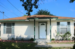 1933 Orange St in Corpus Christi, TX - Building Photo