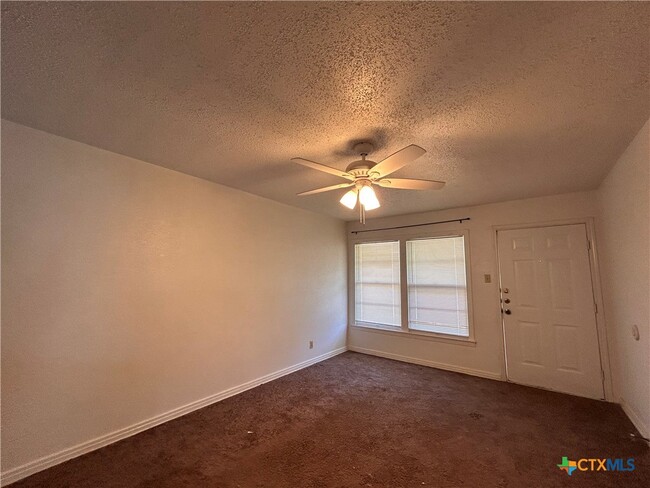 1303 Jackson St in Killeen, TX - Building Photo - Building Photo