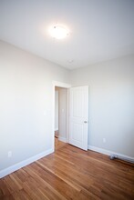 374 Prospect St, Unit 1 in Cambridge, MA - Foto de edificio - Building Photo