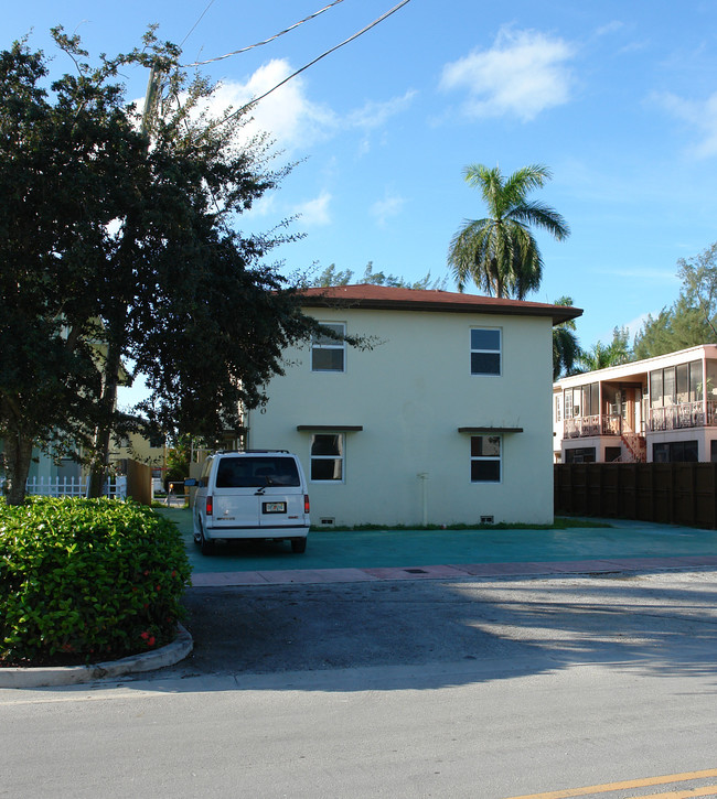 1760 Calais Dr in Miami Beach, FL - Building Photo - Building Photo