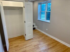 6648 W Devon Ave in Chicago, IL - Building Photo - Building Photo