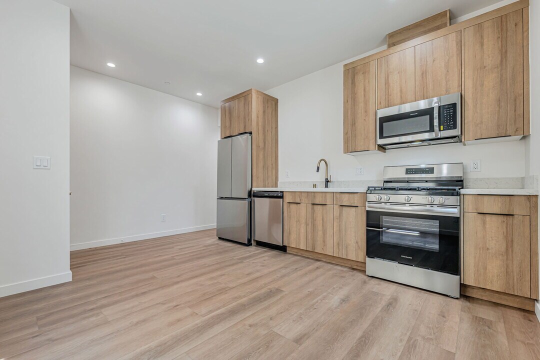 416 S Ave 56 in Los Angeles, CA - Building Photo