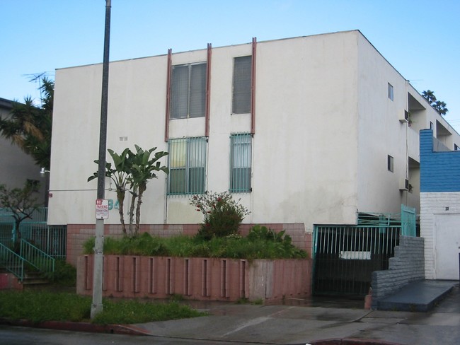 984 S Westmoreland Ave in Los Angeles, CA - Foto de edificio - Building Photo