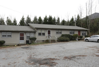 Oak Brook Apartments in Easley, SC - Building Photo - Building Photo