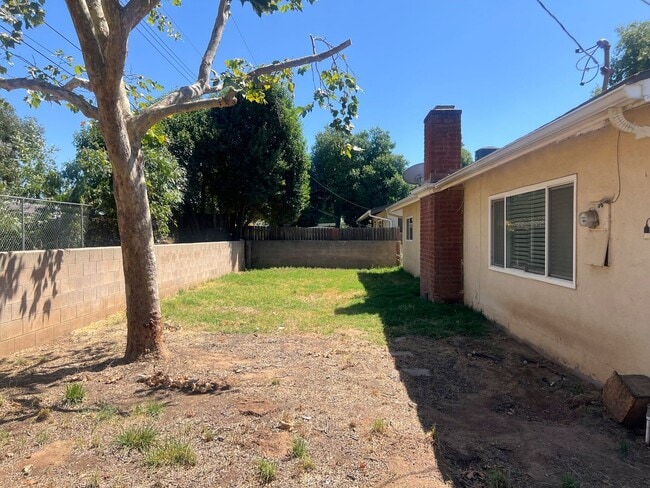 261 Syllmar Cir in Calimesa, CA - Building Photo - Building Photo