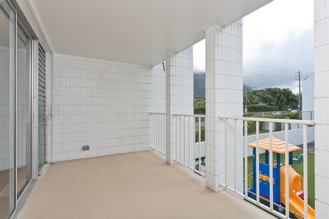property at 46-283-283 Kahuhipa St