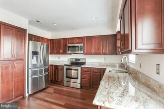 6316 Over See Ct in West Springfield, VA - Foto de edificio - Building Photo