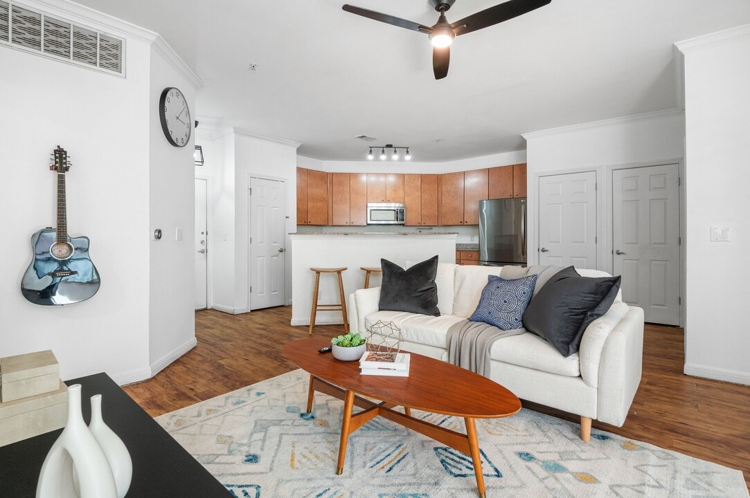 2502 Leon St, Unit 201 in Austin, TX - Foto de edificio