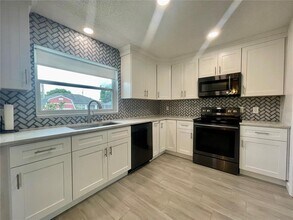 2107 E Atmore Cir in Deltona, FL - Building Photo - Building Photo