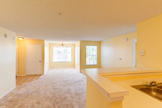 2214 Grand Cayman Ct, Unit 1521 in Kissimmee, FL - Foto de edificio - Building Photo