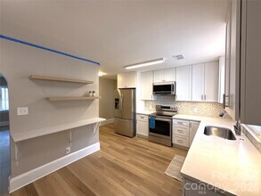 833 Mohigan St in Charlotte, NC - Building Photo - Building Photo