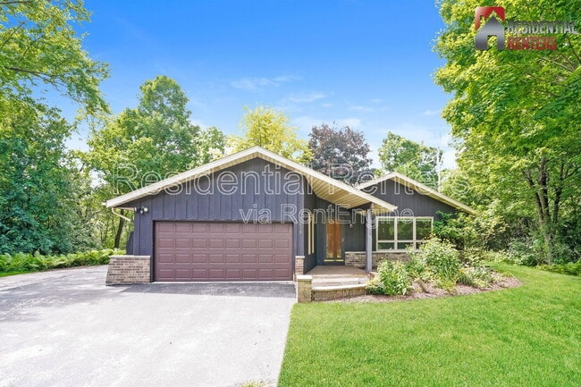 property at 11539 N Parkview Dr
