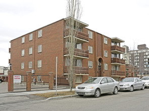 1417 7th Ave NW in Calgary, AB - Building Photo - Primary Photo