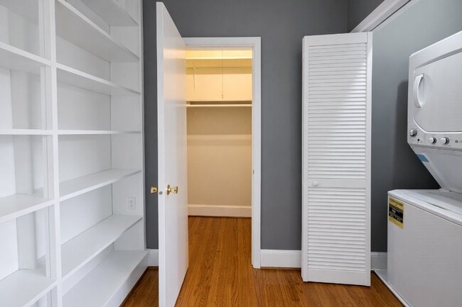 519 Independence Ave SE, Unit 1 in Washington, DC - Foto de edificio - Building Photo