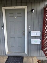 256 Powell St E, Unit 256-2 in Monmouth, OR - Building Photo