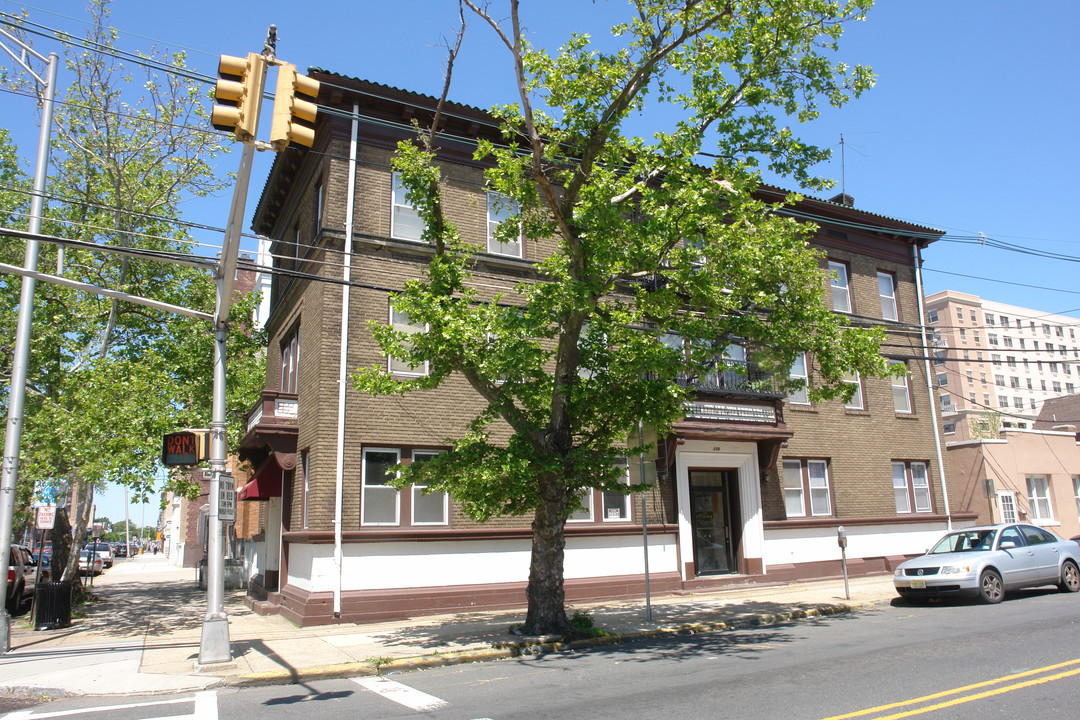 254 State St in Perth Amboy, NJ - Building Photo