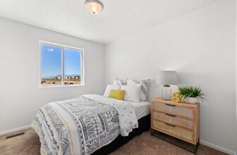 182 E Arcade Dr in Saratoga Springs, UT - Building Photo - Building Photo