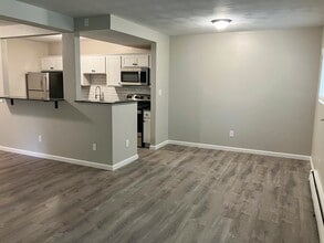 Country Manor Apartment Homes in Webster, NY - Foto de edificio - Building Photo