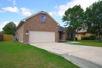 15805 Fair Ln in Selma, TX - Building Photo - Building Photo