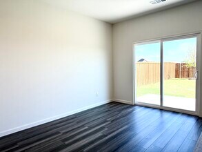 1421 Kennedy Rd in Howe, TX - Building Photo - Building Photo